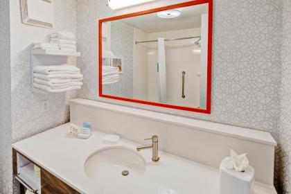 Hampton Inn Van Buren - image 11