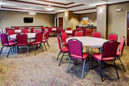 Hampton Inn Van Buren - image 13