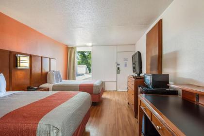 Motel 6-Van Buren AR - image 13