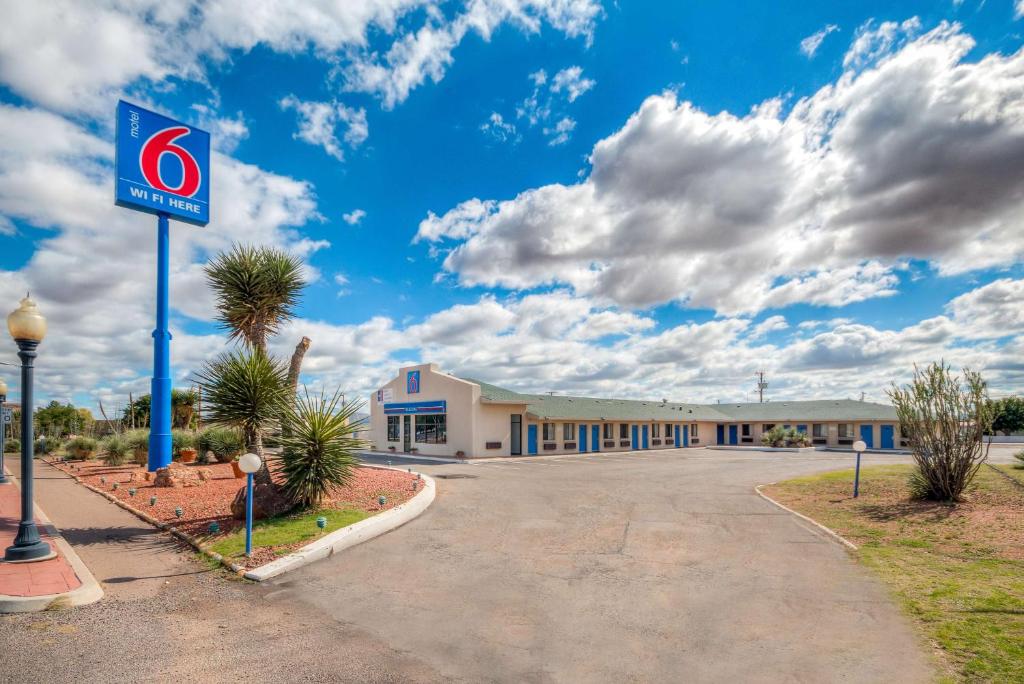 Motel 6-Van Horn TX - main image