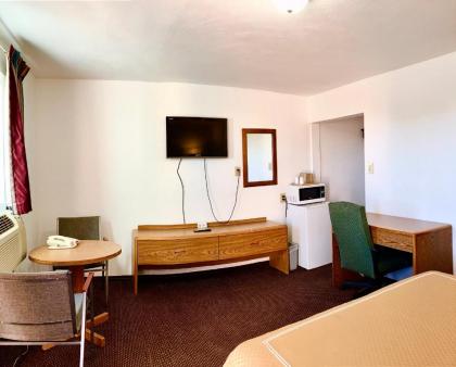 Desert Inn - image 15