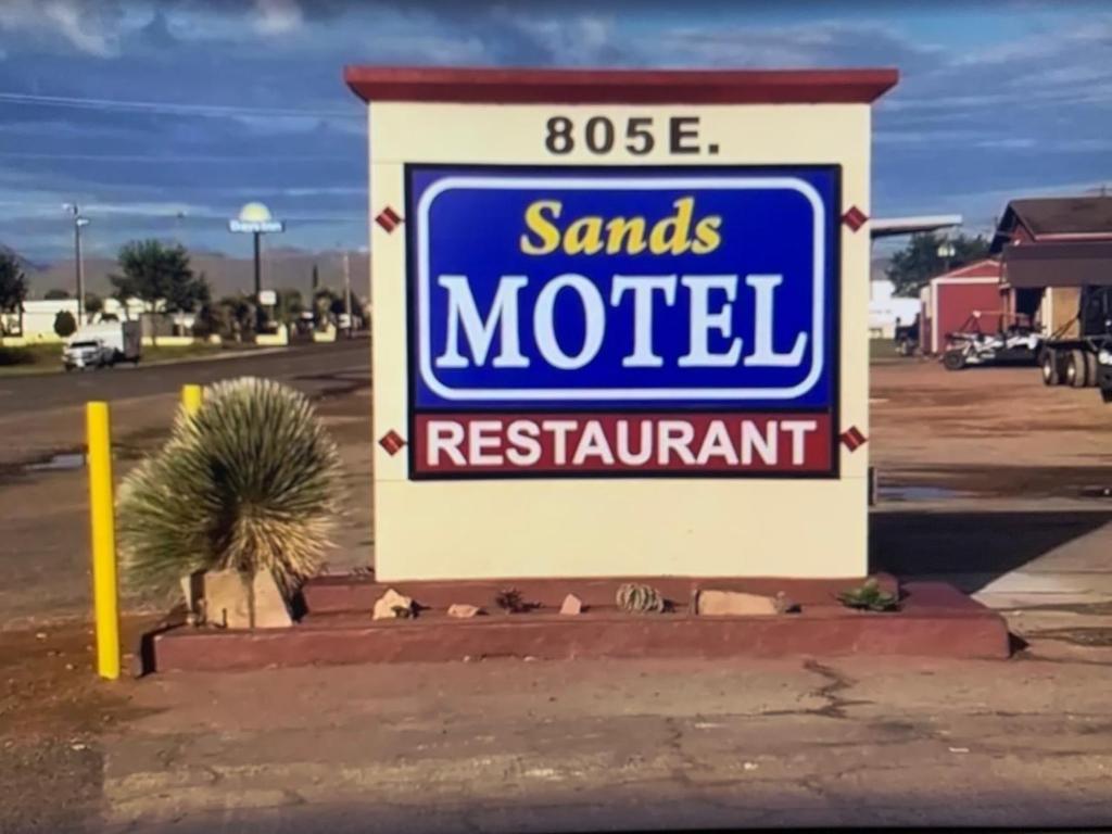 Sands Motel - main image