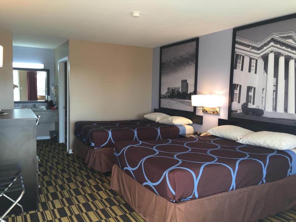 Super 8 by Wyndham Ocean Springs Biloxi - image 2