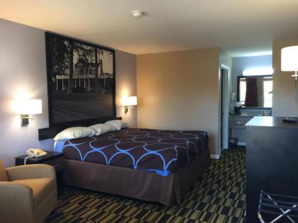 Super 8 by Wyndham Ocean Springs Biloxi - image 3