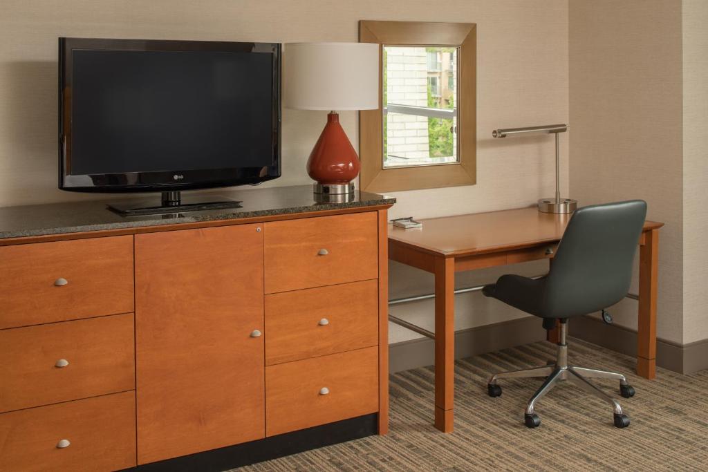 Hilton Vancouver Washington - image 3