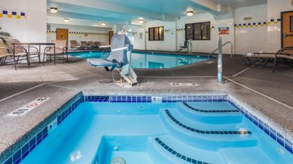 Best Western PLUS Vancouver Mall Hotel - image 5