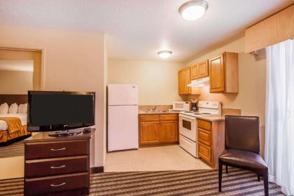 Quality Inn & Suites Vancouver - image 10