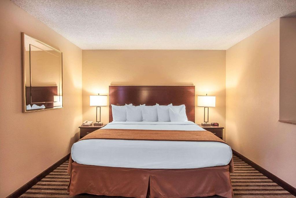 Quality Inn & Suites Vancouver - image 2