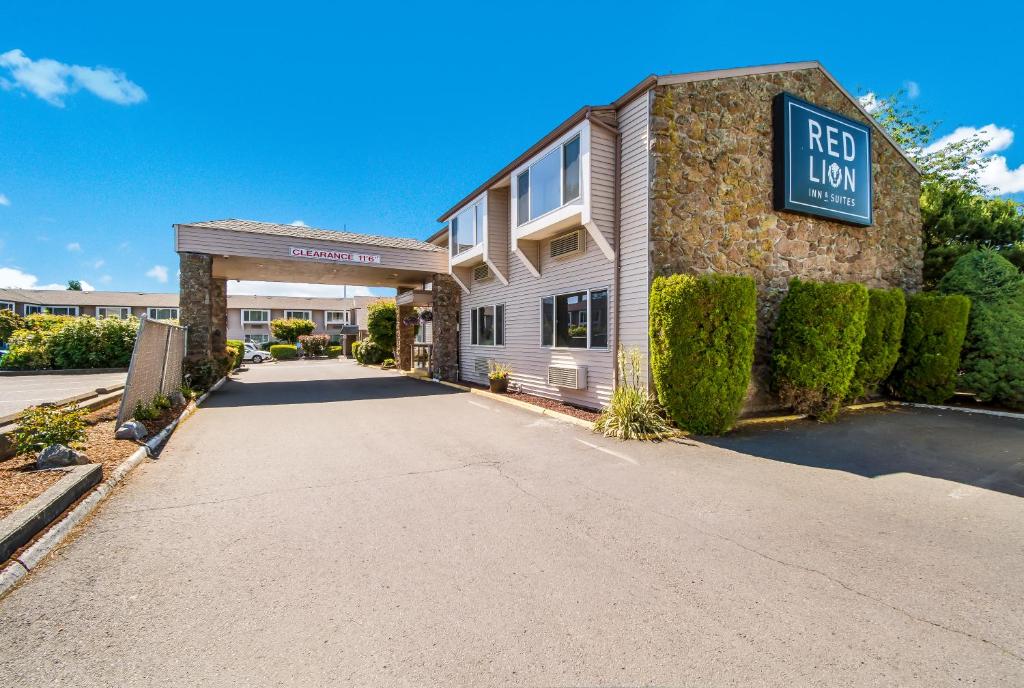 Red Lion Inn & Suites Vancouver - main image