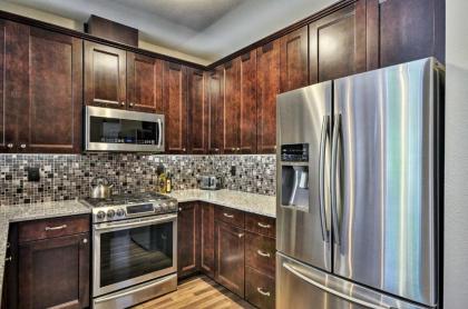 Modern Vancouver Townhome - Right on Main St! - image 14