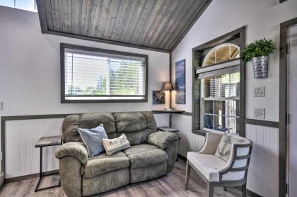 Floating Home on Columbia River with Provided Kayaks - image 12