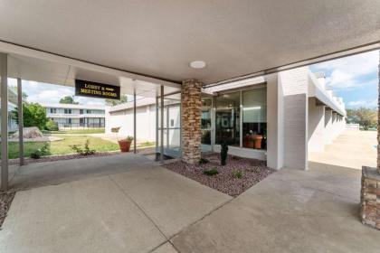 Quality Inn & Suites Vandalia near I-70 and Hwy 51 - image 2