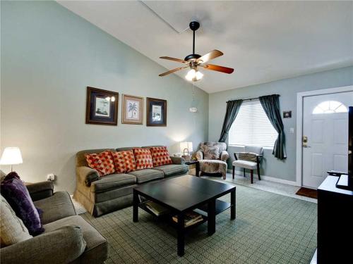 Venice Harbor 606 2 Bedrooms WiFi Sleeps 4 Pet Friendly - image 2