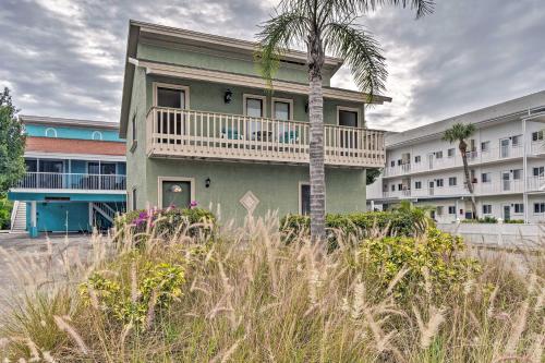 Unique 2nd Story Venice Beach Apt with Balcony! - main image