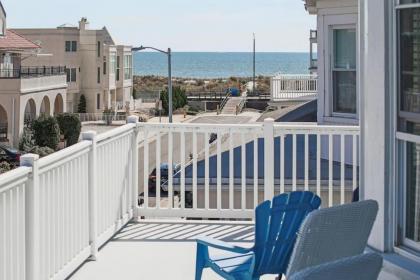 Large Beach Home with Ocean Views from Balcony - image 2