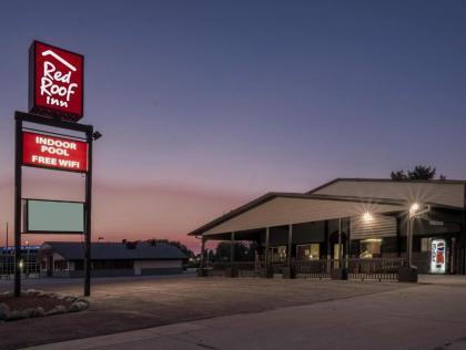 Red Roof Inn Vermillion   U of South Dakota