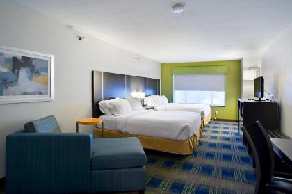 Holiday Inn Express & Suites Vermillion an IHG Hotel - image 10