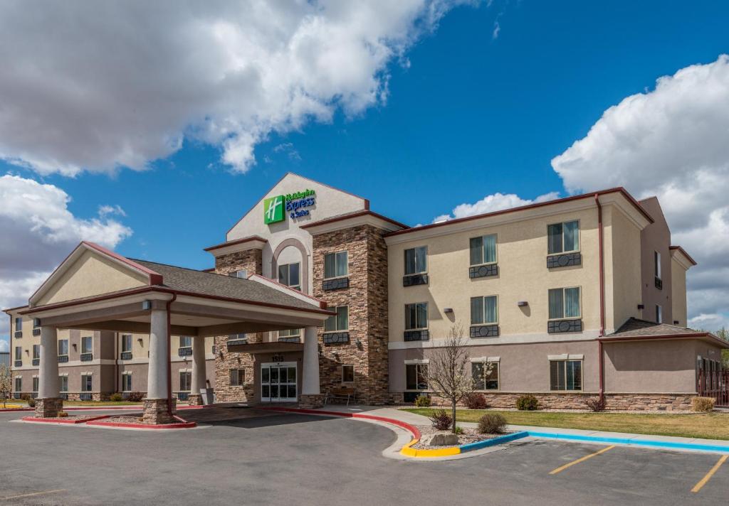 Holiday Inn Express Hotel Vernal an IHG Hotel - main image