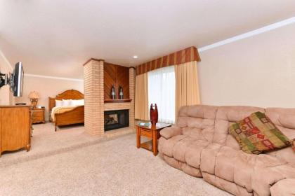 Quality Inn Vernal near Dinosaur National Monument - image 10