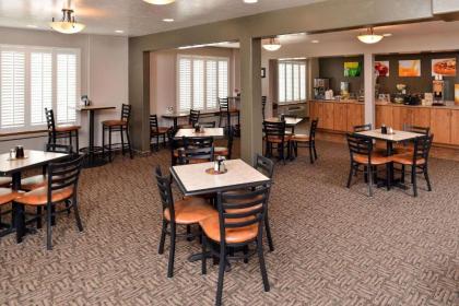 Quality Inn Vernal near Dinosaur National Monument - image 5