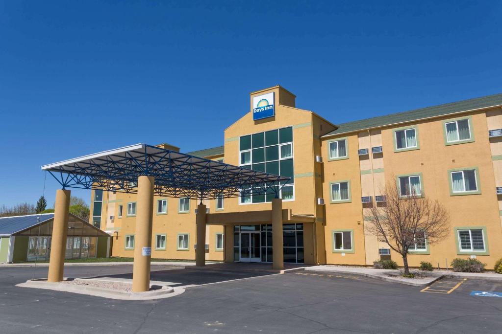 Days Inn by Wyndham Vernal - main image