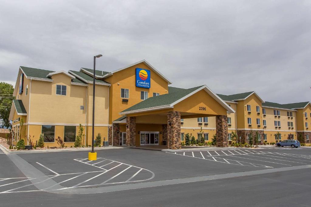 Comfort Inn & Suites Vernal - National Monument Area - main image