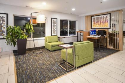 Holiday Inn Express Chicago Northwest-Vernon Hills an IHG Hotel - image 17