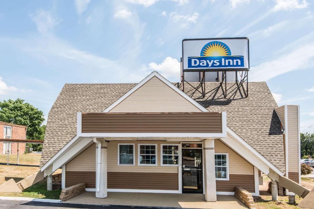 Days Inn by Wyndham Vernon - main image