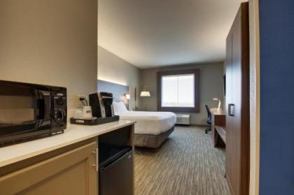 Holiday Inn Express Vernon College Area Highway 287 - image 14