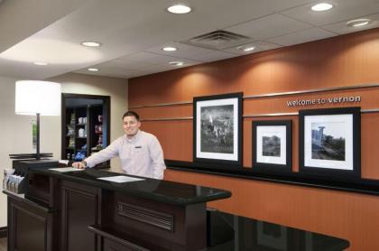 Hampton Inn Vernon - image 15