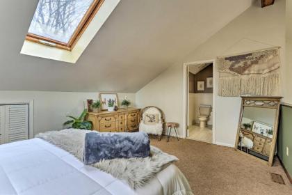 Charming Vernon Condo - Walk to Chair Lift! - image 15