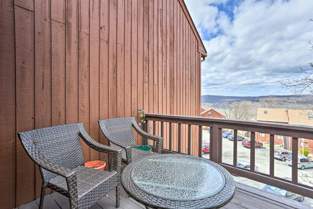 Charming Vernon Condo - Walk to Chair Lift! - image 2