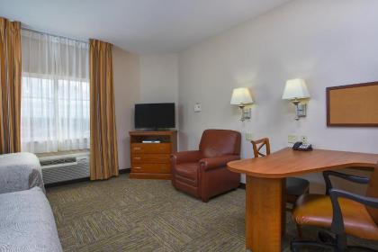 Candlewood Suites Vicksburg an IHG Hotel - image 12