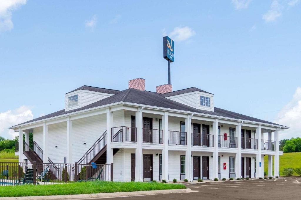 Quality Inn Vicksburg - image 2