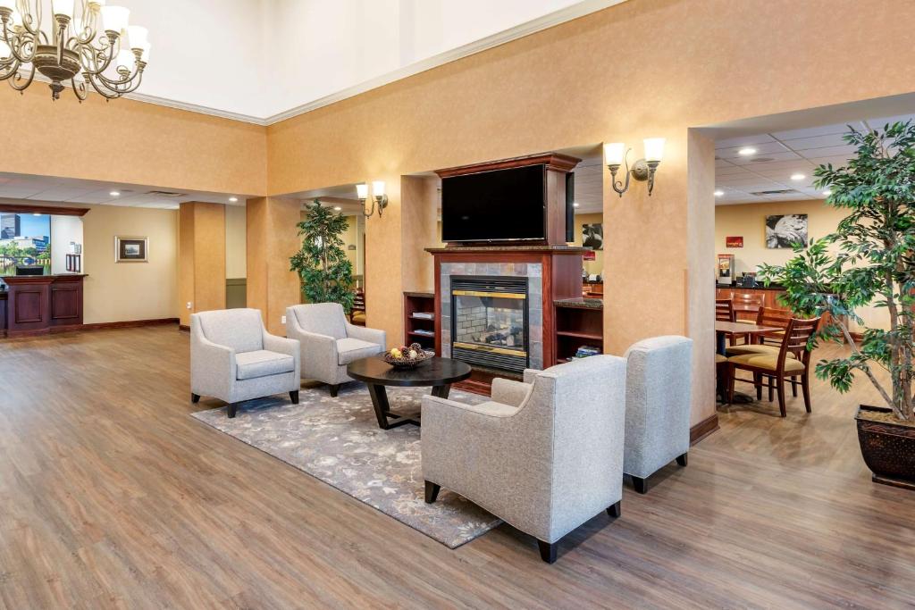 Best Western PLUS Victor Inn & Suites - image 3