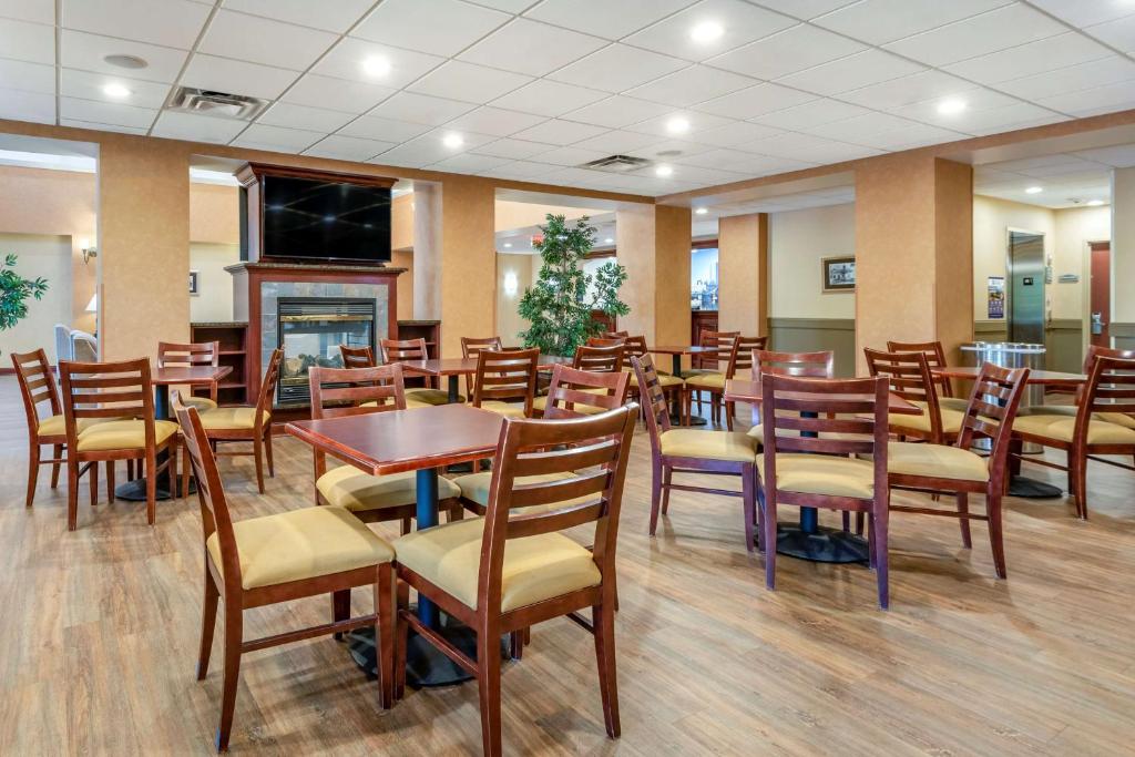 Best Western PLUS Victor Inn & Suites - image 7