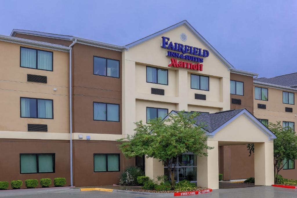 Fairfield Inn & Suites Victoria - main image