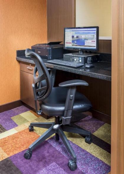 Fairfield Inn & Suites Victoria - image 10