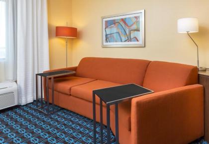 Fairfield Inn & Suites Victoria - image 15