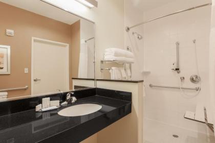 Fairfield Inn & Suites Victoria - image 6