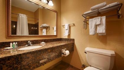 Best Western PLUS Victoria Inn & Suites - image 15