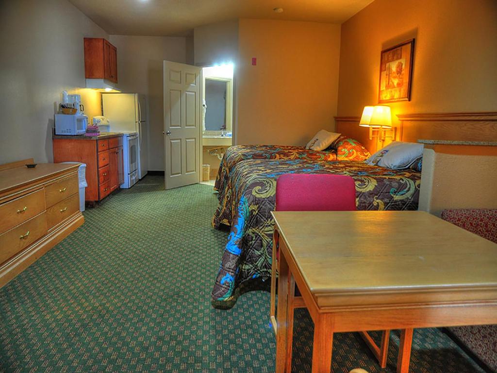 Lone Star Inn and Suites Victoria - image 5