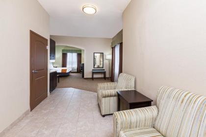 Holiday Inn Express & Suites Victoria an IHG Hotel - image 3