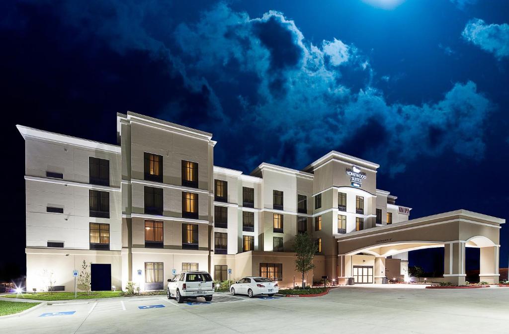 Homewood Suites by Hilton Victoria - main image