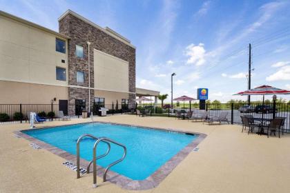 Comfort Inn & Suites Victoria North - image 9