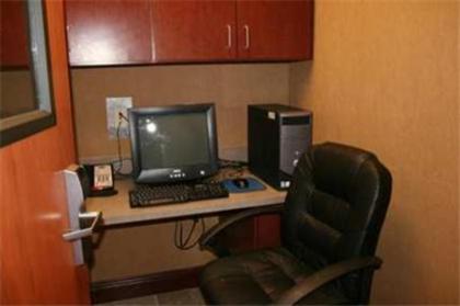 Hampton Inn Vidalia - image 10