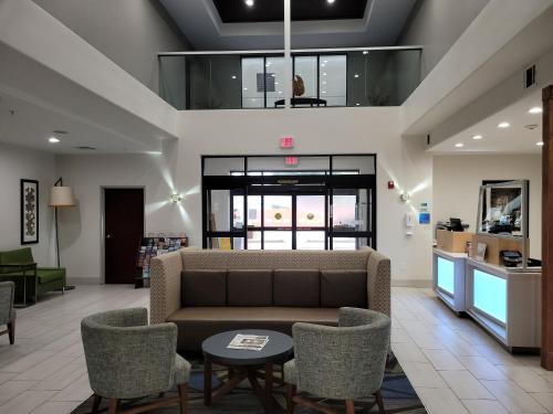 Holiday Inn Express Hotel & Suites Vidor South an IHG Hotel - image 6