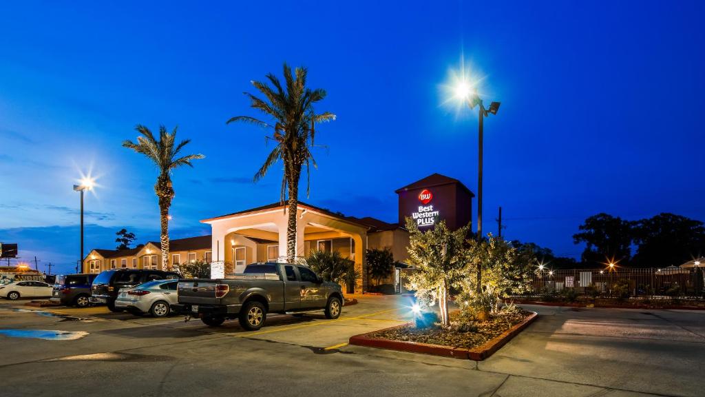 Best Western Plus Orange County - image 2