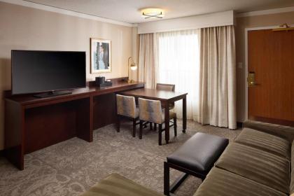 Embassy Suites Tysons Corner - image 12