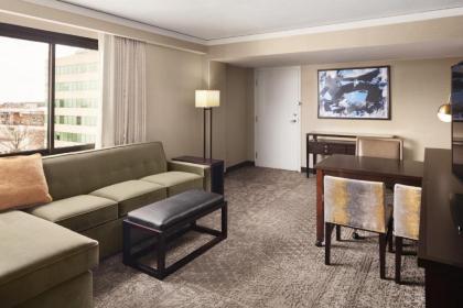 Embassy Suites Tysons Corner - image 3